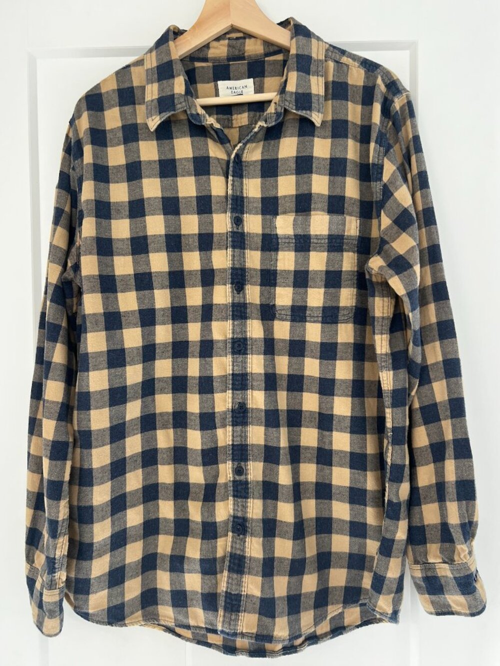 American Eagle Menʼs Size L Blue & Tan Cotton Flannel Button Down Shirt